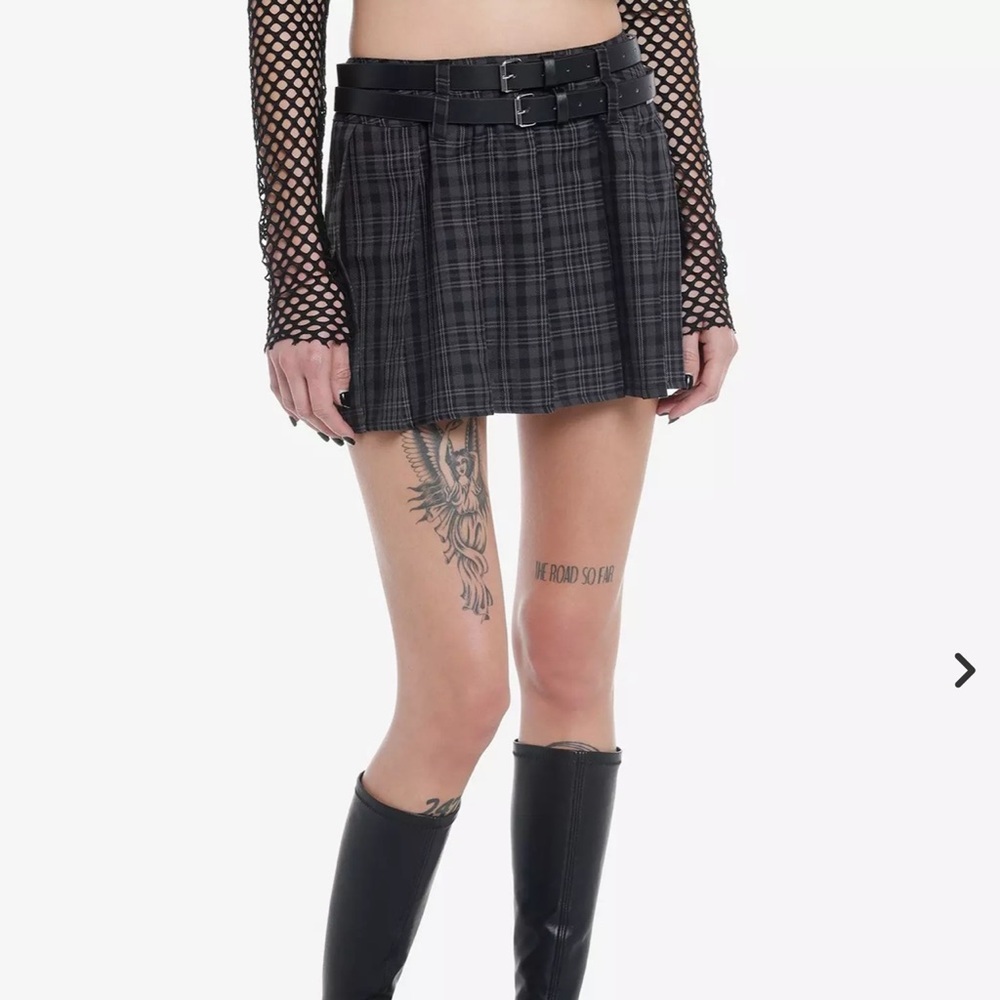 Gray plaid mini skirt
